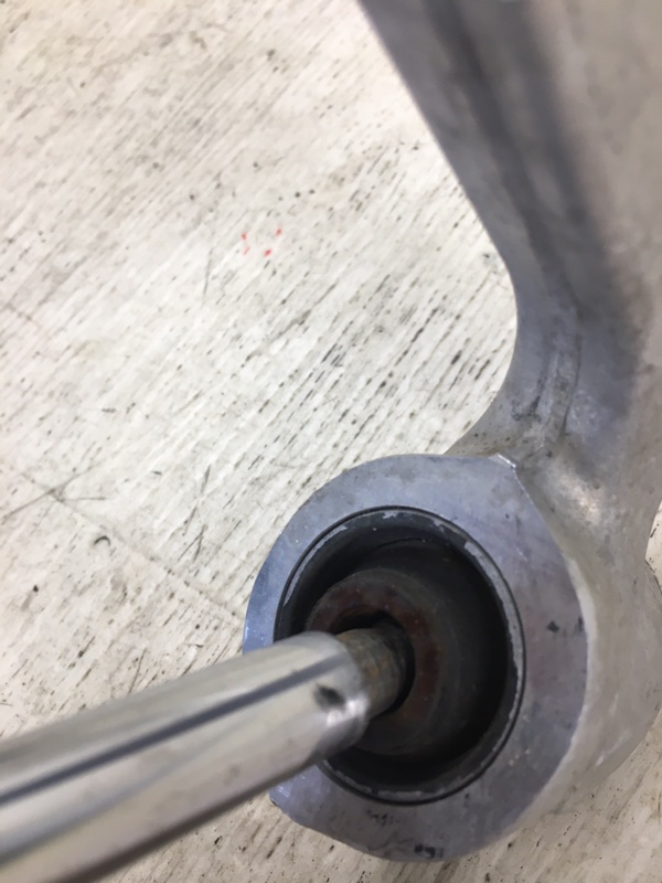 Рычаг задней подвески поперечный верхний задний правый G25/G35/G37/Q40 06-14