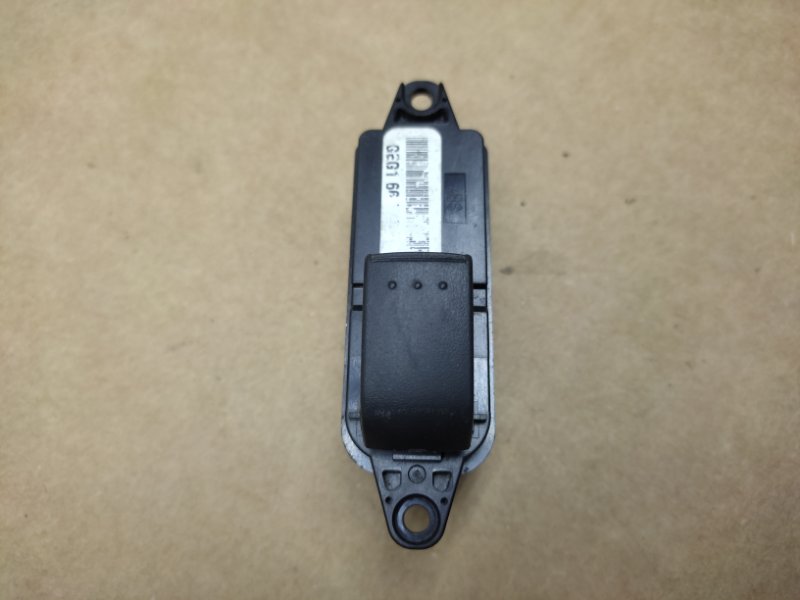 Запчасть кнопка стеклоподъемника передняя правая MAZDA 6 GH 07-12 2012 Седан 2.5 GEG1-66-370 Б/У Кнопка стеклоподъемника передняя правая MAZDA 6 GH 07-12 2012 Седан 2.5 GEG1-66-370 Б/У