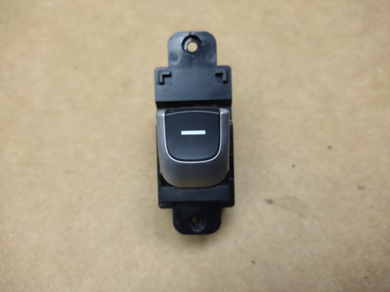Кнопка стеклоподъемника KIA OPTIMA JF 15-20 2016 Седан 2.4 93590-D4000AK5 Б/У