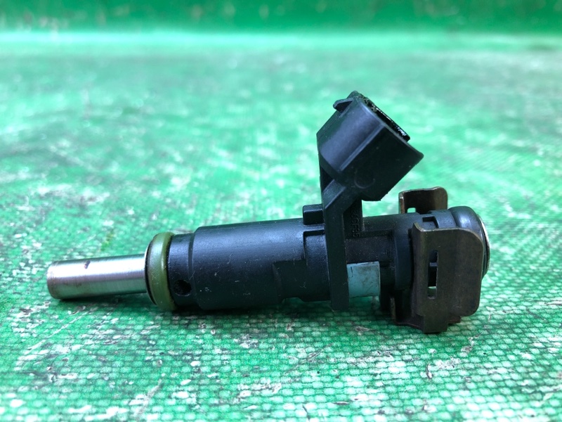 Форсунка топливная VOLKSWAGEN JETTA 05-10 2007 Седан 2.5 07K 906 031 C Б/У