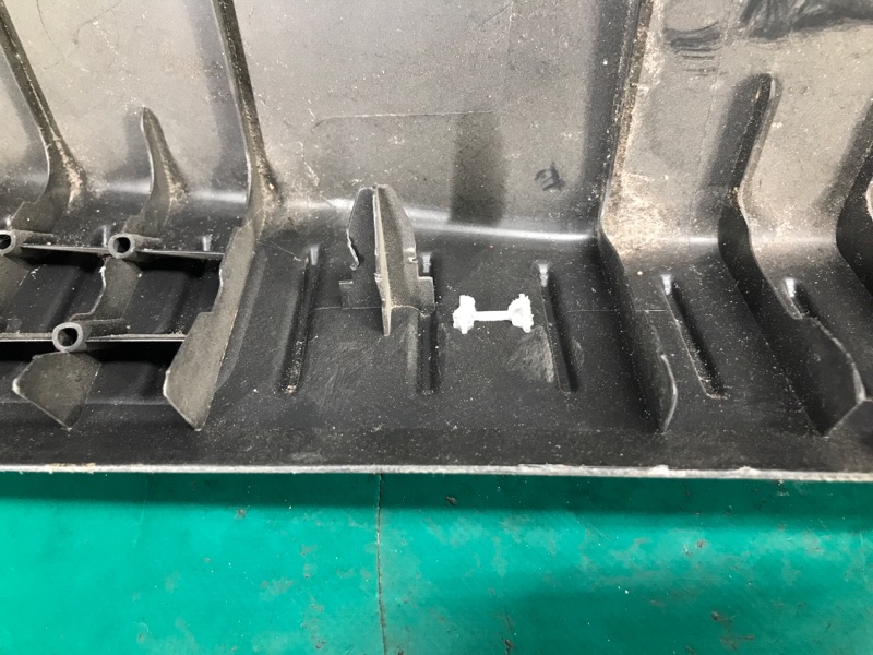 Накладка на порог багажника FOCUS 10-18 Накладка на порог багажника FOCUS 10-18