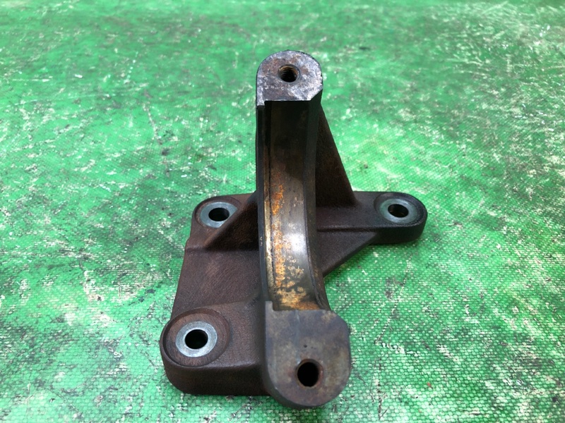 Кронштейн S60 00-09 2005 2.5 B5254T2