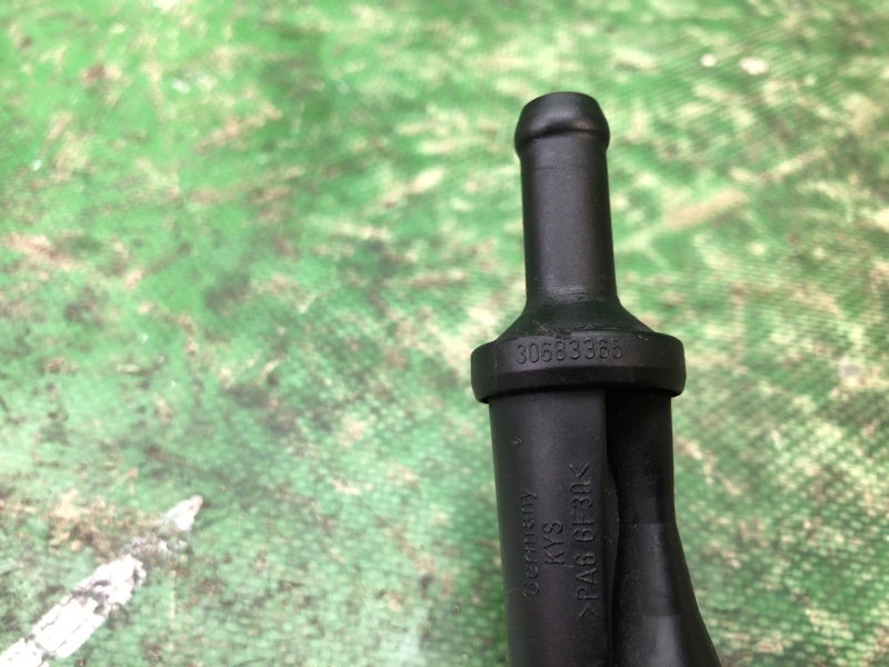 Клапан вентиляции картерных газов S60 00-09 2005 2.5 B5254T2