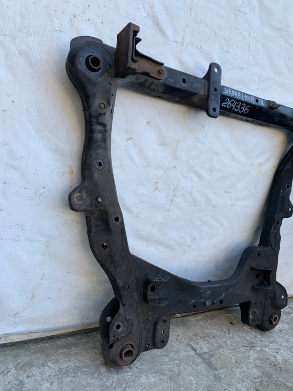 Балка передней подвески TOYOTA SIENNA 03-10 3.5 2GR-FE Балка передней подвески TOYOTA SIENNA 03-10 3.5 2GR-FE