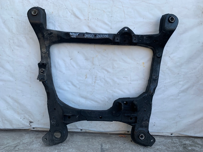 Балка передней подвески TOYOTA AVALON 99-05 2000 3.0 1MZFE 51100-07010 Б/У