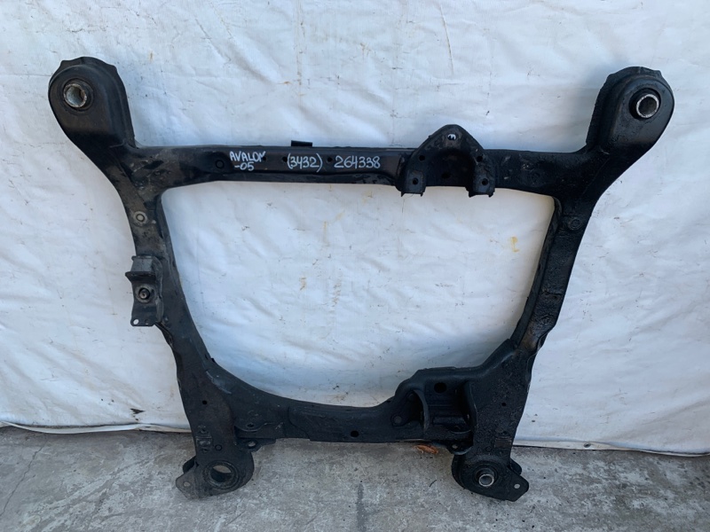 Балка передней подвески AVALON 99-05 2000 3.0 1MZFE