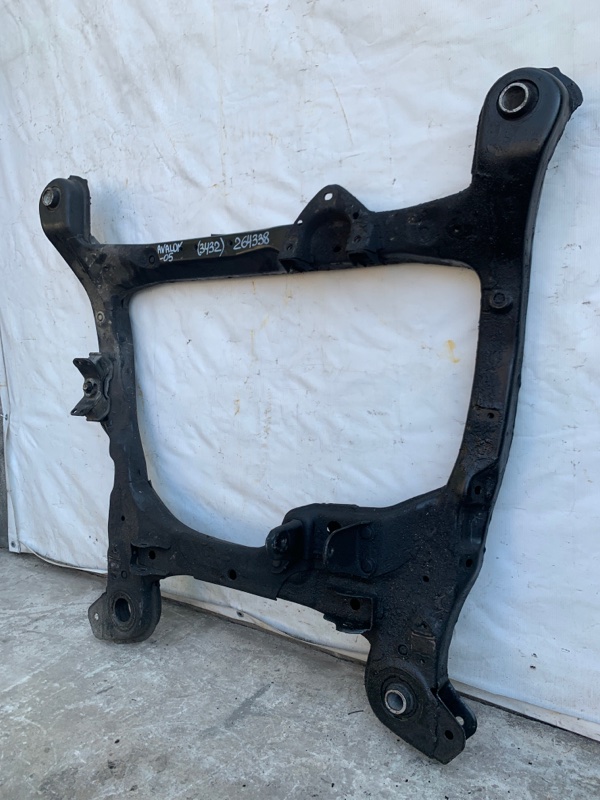 Балка передней подвески AVALON 99-05 2000 3.0 1MZFE