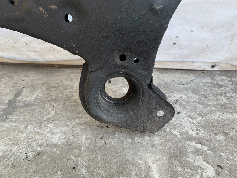 Балка передней подвески AVALON 99-05 2000 3.0 1MZFE