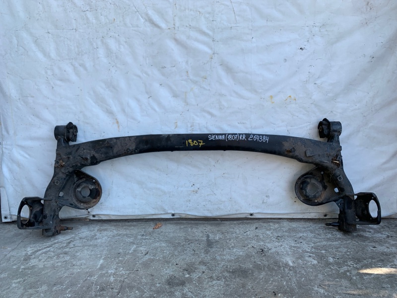 Балка задней подвески TOYOTA SIENNA 03-10 2006 3.5 2GR-FE 42110-08021 Б/У