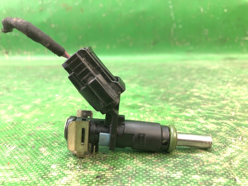 Форсунка топливная VOLKSWAGEN JETTA USA 10-17 Седан CBTA 2.5L Форсунка топливная VOLKSWAGEN JETTA USA 10-17 Седан CBTA 2.5L