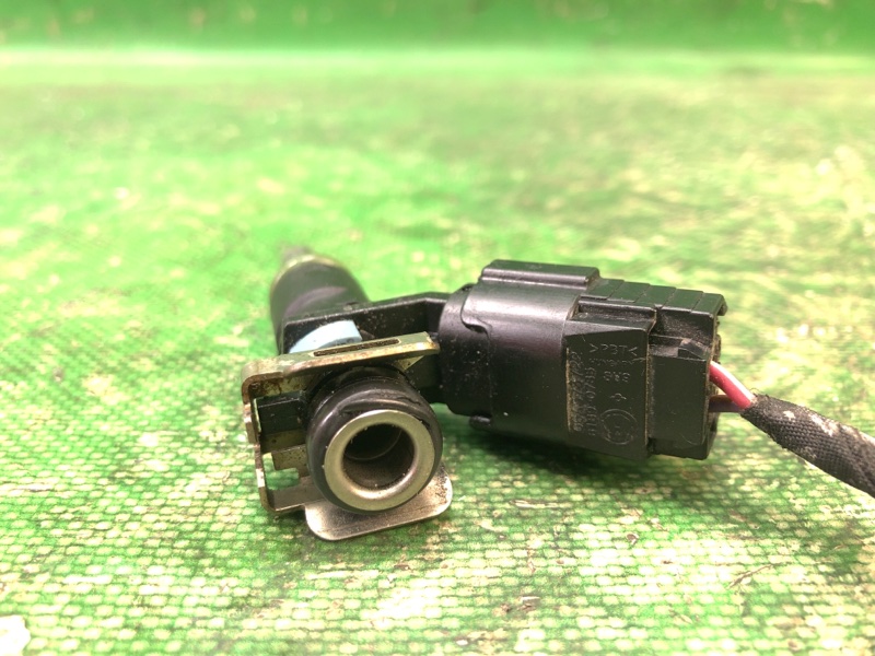 Форсунка топливная JETTA USA 10-17 2011 Седан CBTA 2.5L Форсунка топливная JETTA USA 10-17 2011 Седан CBTA 2.5L