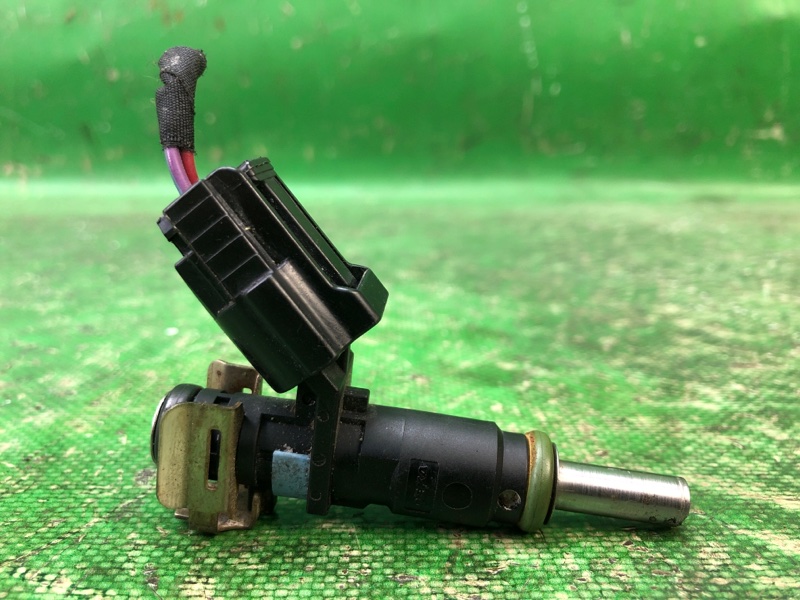 Форсунка топливная VOLKSWAGEN JETTA USA 10-17 2011 Седан CBTA 2.5L 07K906031C Б/У