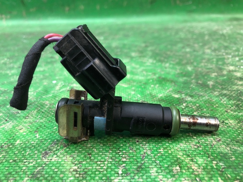 Запчасть форсунка топливная VOLKSWAGEN JETTA USA 10-17 2011 Седан CBTA 2.5L 07K906031C Б/У Форсунка топливная VOLKSWAGEN JETTA USA 10-17 2011 Седан CBTA 2.5L 07K906031C Б/У