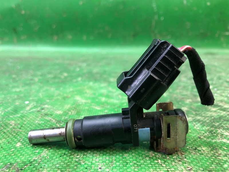 Форсунка топливная VOLKSWAGEN JETTA USA 10-17 Седан CBTA 2.5L Форсунка топливная VOLKSWAGEN JETTA USA 10-17 Седан CBTA 2.5L