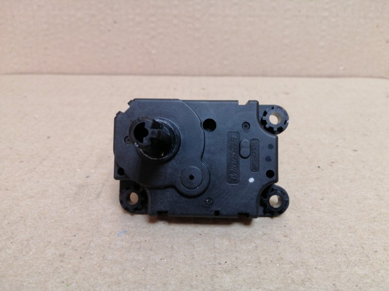 Моторчик заслонки печки OUTLANDER GF 12- 2019 2.4 Моторчик заслонки печки OUTLANDER GF 12- 2019 2.4