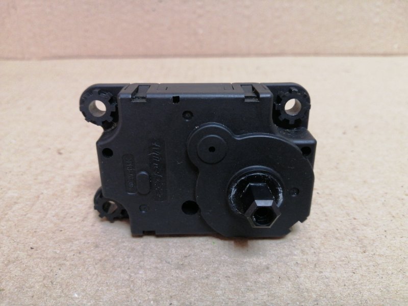 Моторчик заслонки печки OUTLANDER GF 12- 2019 2.4 Моторчик заслонки печки OUTLANDER GF 12- 2019 2.4