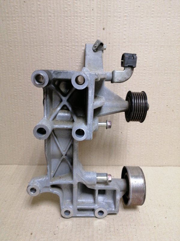 Кронштейн генератора OUTLANDER GF 12- 2019 2.4