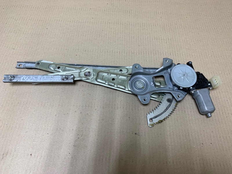 Стеклоподъемник передний правый SUZUKI KIZASHI 09-14 2011 Седан 2.4 83430-57L01 Б/У