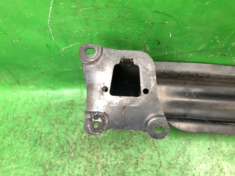 Усилитель заднего бампера JETTA 05-10 2007 Седан 2.5