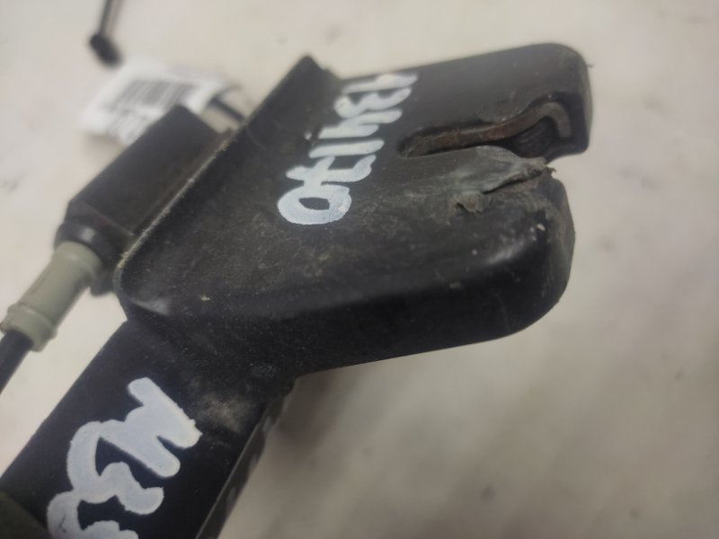 Замок крышки багажника M35/M45 04-10