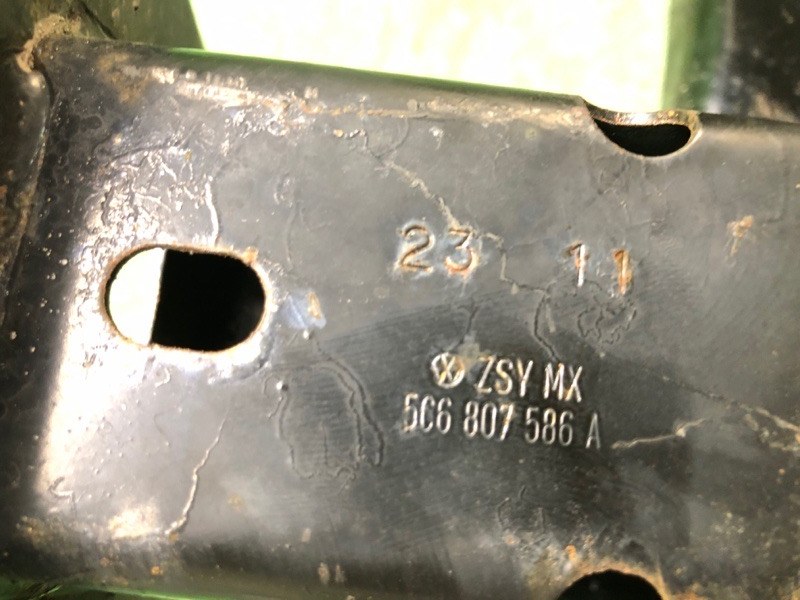 Усилитель заднего бампера JETTA USA 10-17 2011 Седан CBTA 2.5L