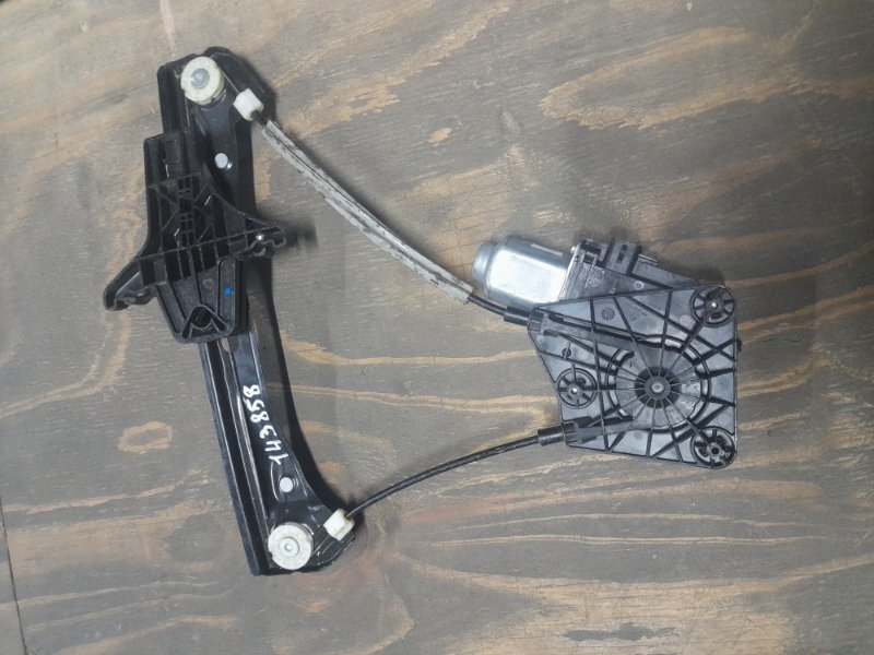 Стеклоподъемник задний левый PASSAT B7 11-15 2013 A32 1.8 CPRA