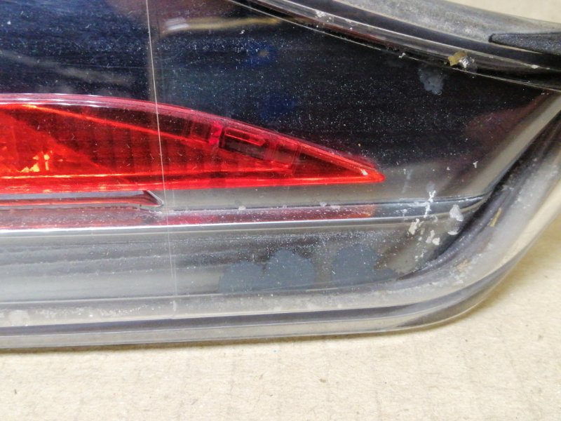 Фонарь внутренний задний левый LEXUS CT200 11-17 1.8 2ZRFXE