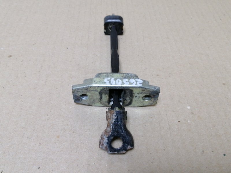 Ограничитель двери задний левый LEXUS CT200 11-17 1.8 2ZRFXE