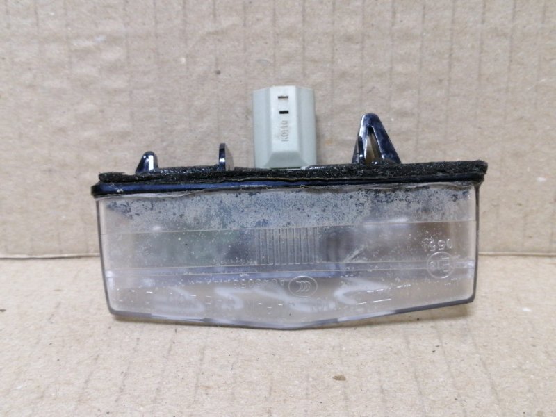 Подсветка номера LEXUS CT200 11-17 2013 1.8 2ZRFXE 81271-53011 Б/У