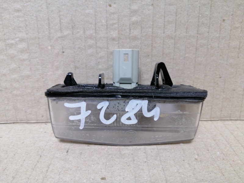 Запчасть подсветка номера LEXUS CT200 11-17 2013 1.8 2ZRFXE 81271-53011 Б/У Подсветка номера LEXUS CT200 11-17 2013 1.8 2ZRFXE 81271-53011 Б/У