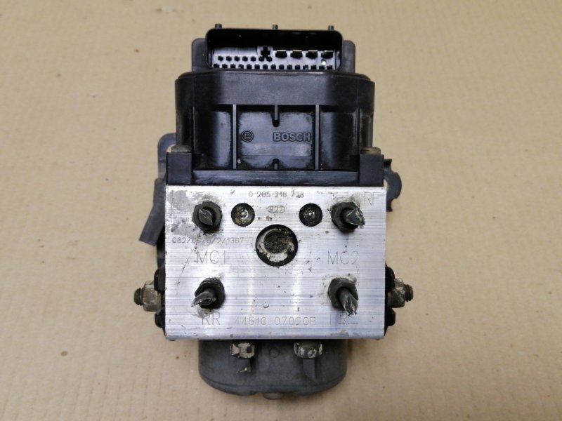 Блок ABS AVALON 99-05 2000 3.0 1MZFE