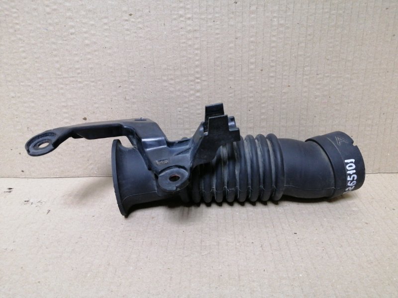 Патрубок воздушного фильтра LEXUS CT200 11-17 2013 1.8 2ZRFXE 17752-37060 Б/У