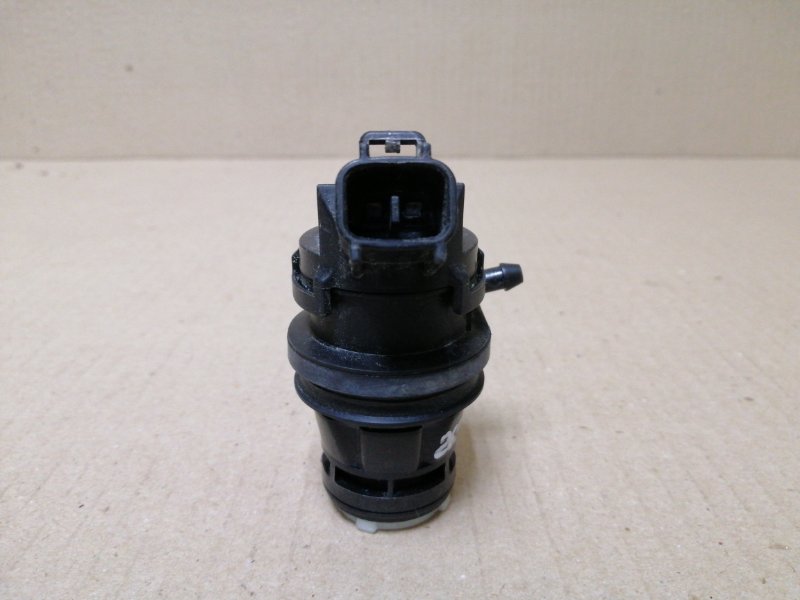 Запчасть насос омывателя стекла задний LEXUS CT200 11-17 2013 1.8 2ZRFXE 85330-60180 Б/У Насос омывателя стекла задний LEXUS CT200 11-17 2013 1.8 2ZRFXE 85330-60180 Б/У