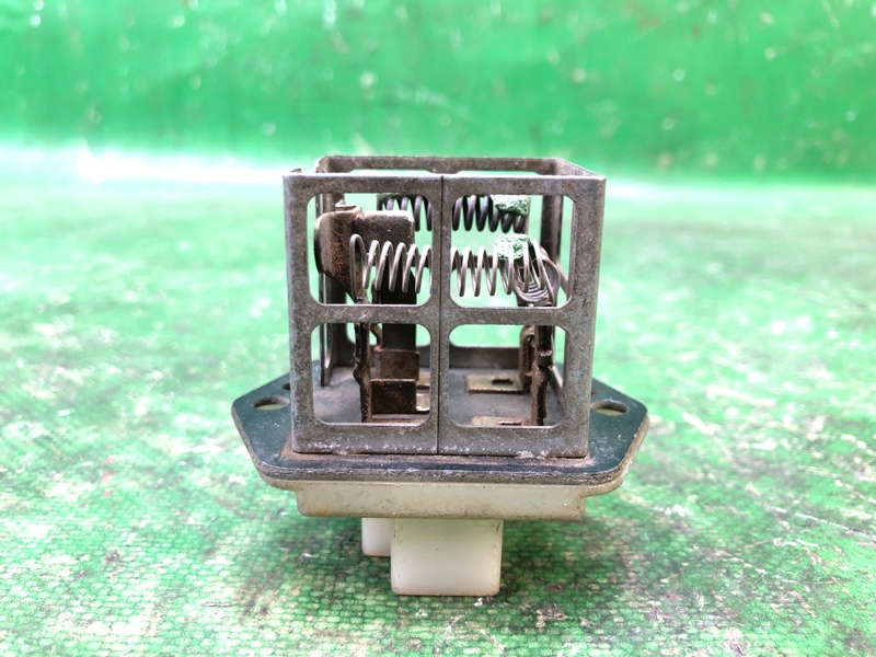 Резистор печки NISSAN TERRANO 86-92 2715013E00 Б/У