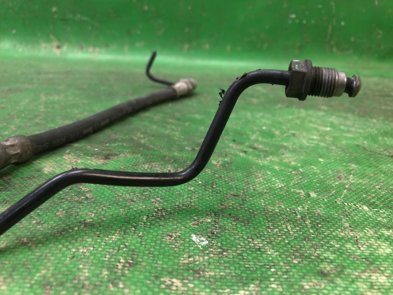 Трубка тормозная задняя правая JETTA USA 10-17 2011 2.5