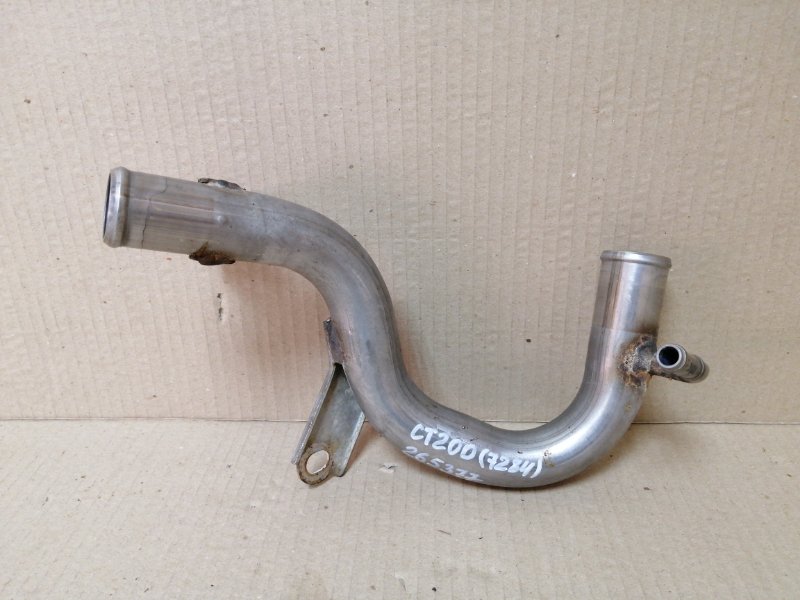 Патрубок системы охлаждения LEXUS CT200 11-17 2013 1.8 2ZRFXE 16577-37020 Б/У