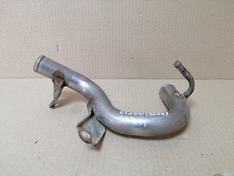 Патрубок системы охлаждения LEXUS CT200 11-17 1.8 2ZRFXE