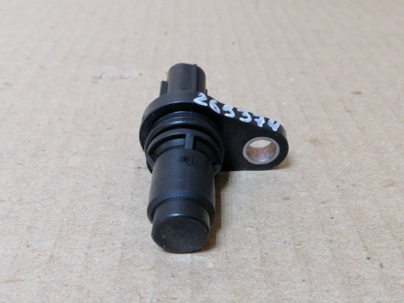 Датчик положения распредвала CT200 11-17 2013 1.8 2ZRFXE Датчик положения распредвала CT200 11-17 2013 1.8 2ZRFXE