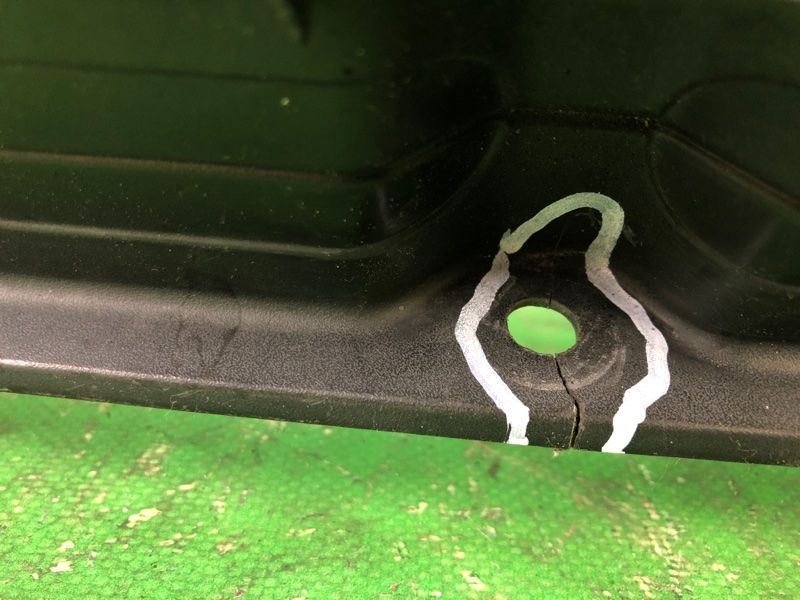 Пластик под лобовое стекло / Жабо SONATA YF 10-14