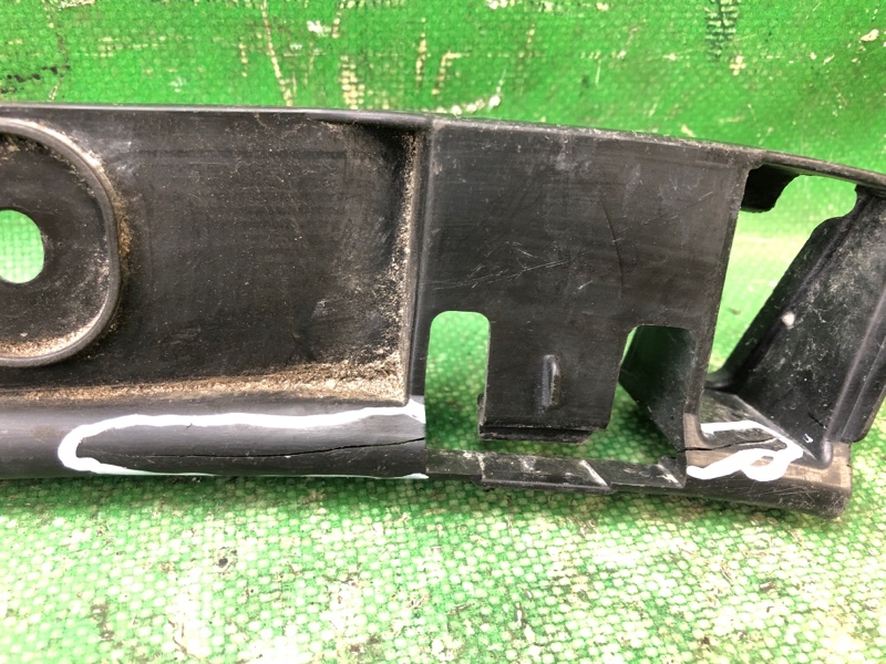 Кронштейн заднего бампера JETTA USA 10-17 2011 2.5