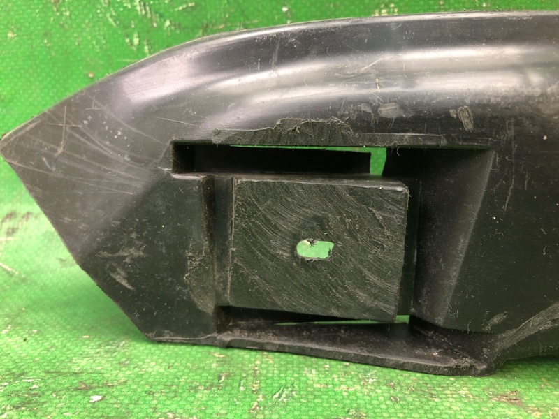 Кронштейн заднего бампера задний правый VOLKSWAGEN JETTA 05-10 Седан 2.5