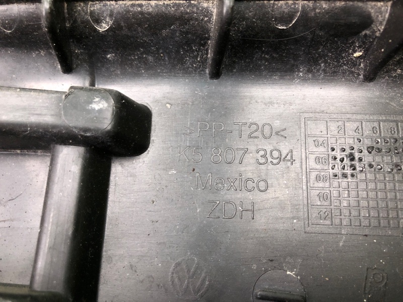 Кронштейн заднего бампера задний правый JETTA 05-10 2007 Седан 2.5