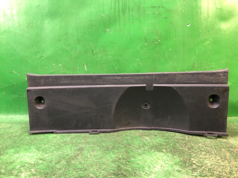 Накладка на порог багажника KIA SOUL AM 08-13 2011 G4NA 857702K010WK Б/У