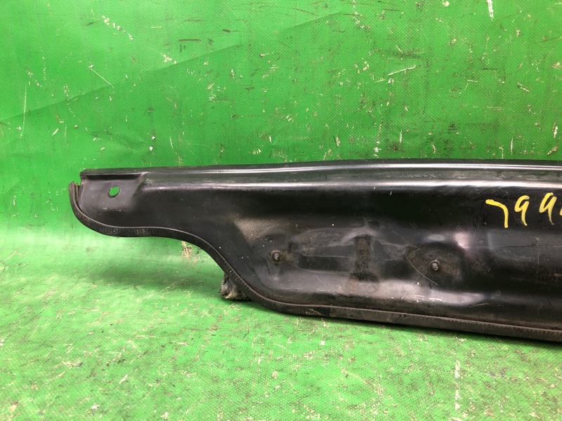 Пластик под лобовое стекло / Жабо VOLKSWAGEN JETTA 05-10 Седан 2.5