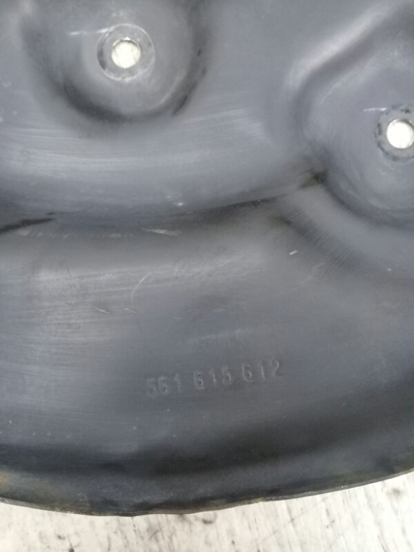 Защита тормозного диска задняя правая PASSAT B8 14- 2015 A32 1.8 CPRA