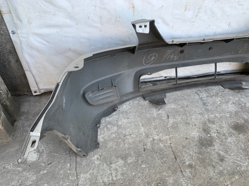 Бампер передний MPV 99-06