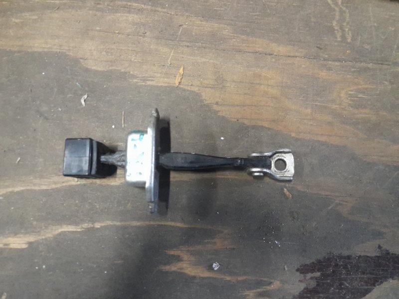 Запчасть ограничитель двери передний левый MITSUBISHI LANCER X 10 07-15 5702A079 Б/У Ограничитель двери передний левый MITSUBISHI LANCER X 10 07-15 5702A079 Б/У