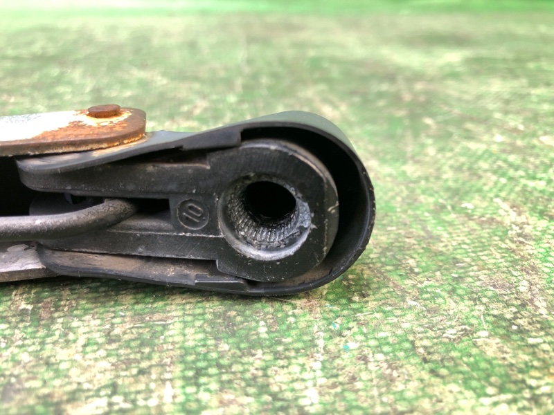 Поводок стеклоочистителя задний JUKE 10-19 2011 1.6 MR16DDT