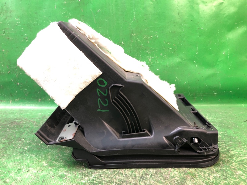 Бардачок JUKE 10-19 2011 1.6 MR16DDT