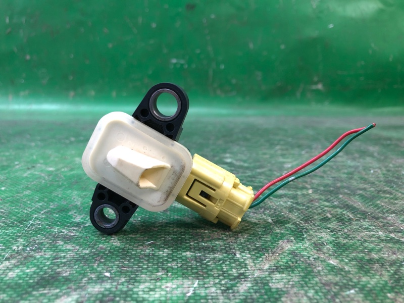 Датчик удара NISSAN JUKE 10-19 2011 1.6 MR16DDT 98836-1MA0A Б/У
